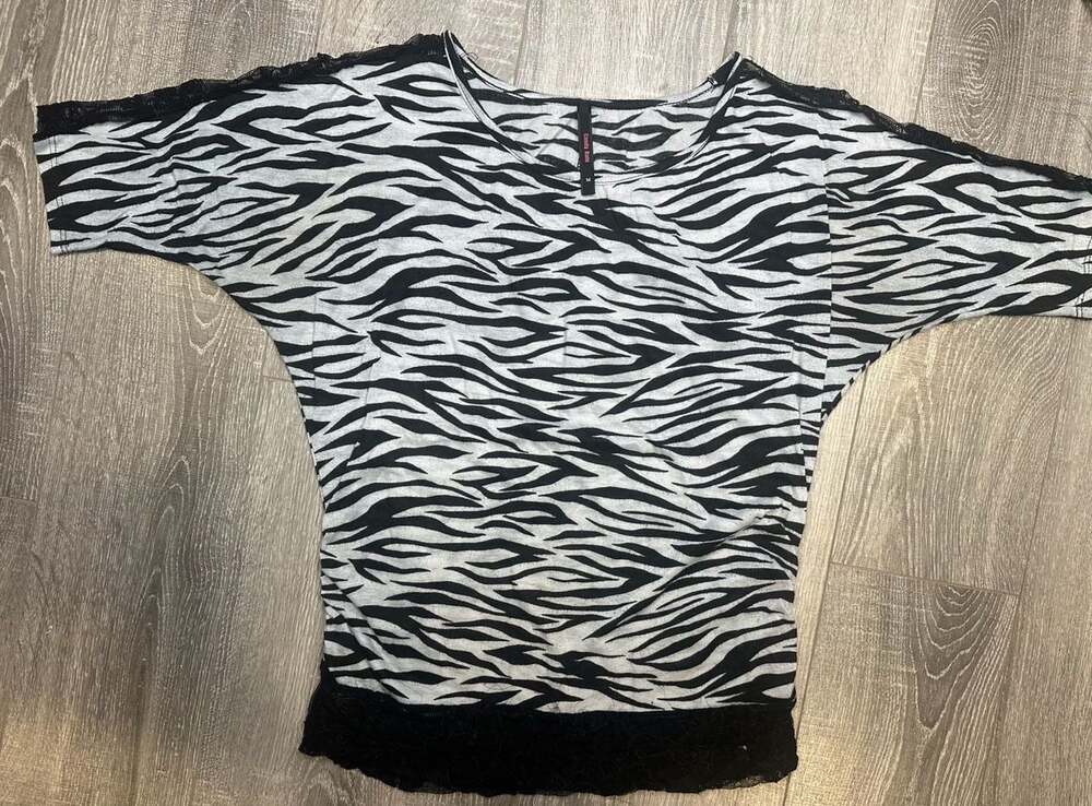 Candy Rain Zebra Print Dolman Top with Lace Trim Details Women’s Size Medium Y2K